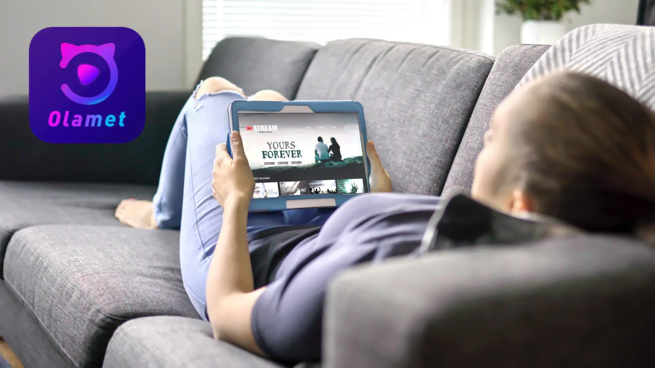 A Chamet agent assisting a new user