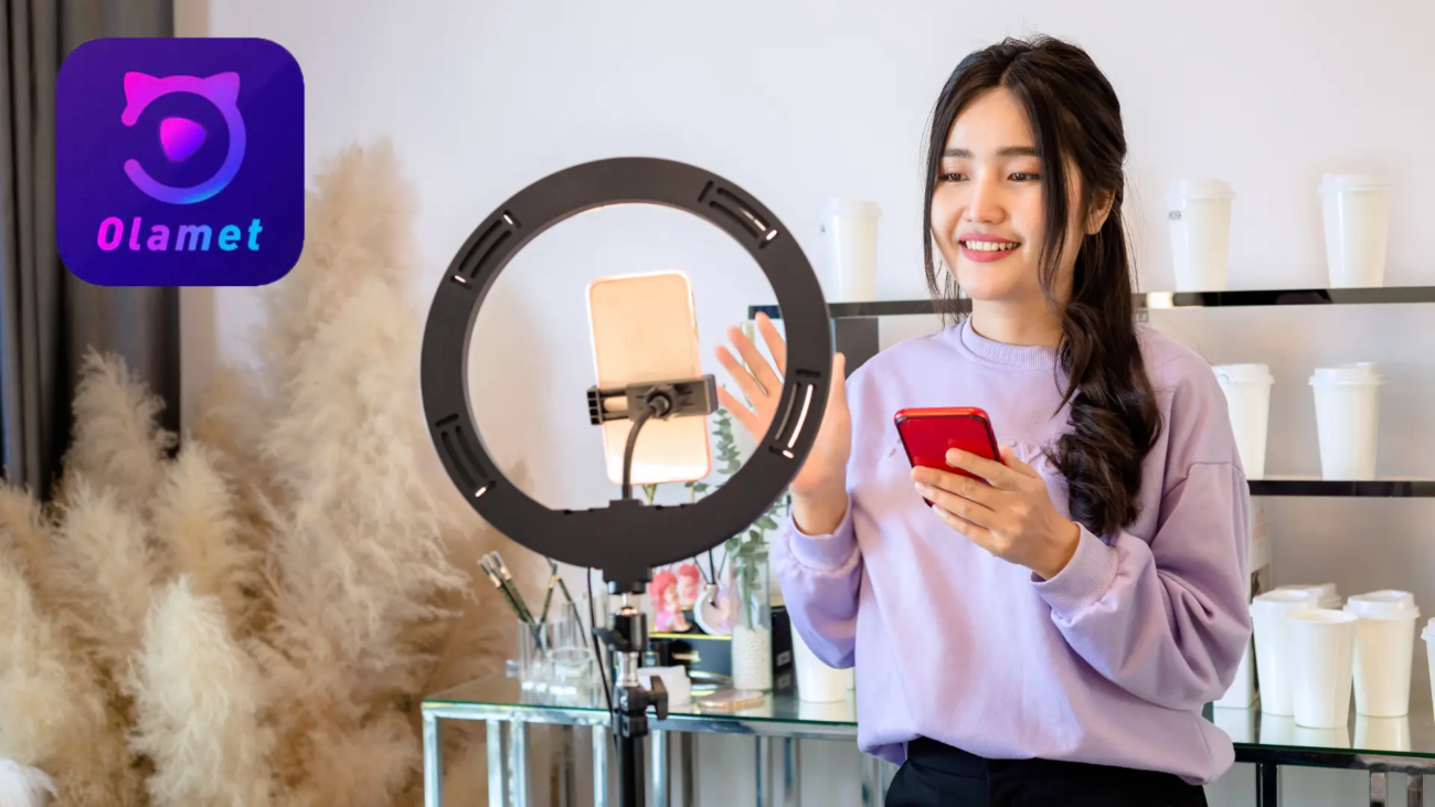 A user engaging with her global audience on Chamet Live Streaming. (17)
